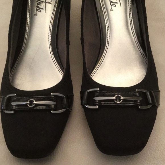 Life stride black shoes - Picture 1 of 4